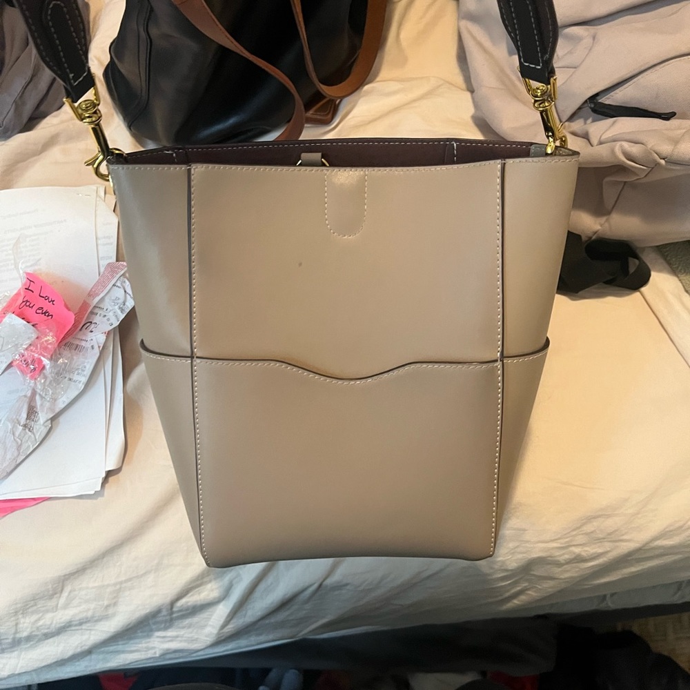 Aallyn Jordan Bucket Bag, Pebble